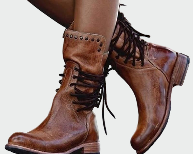 Kožené boty se šňůrkami