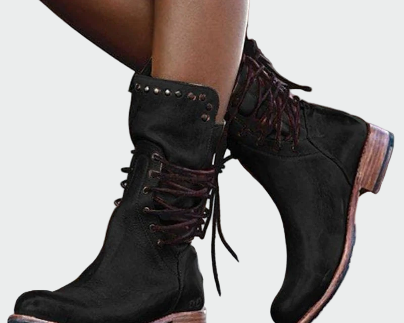 Kožené boty se šňůrkami
