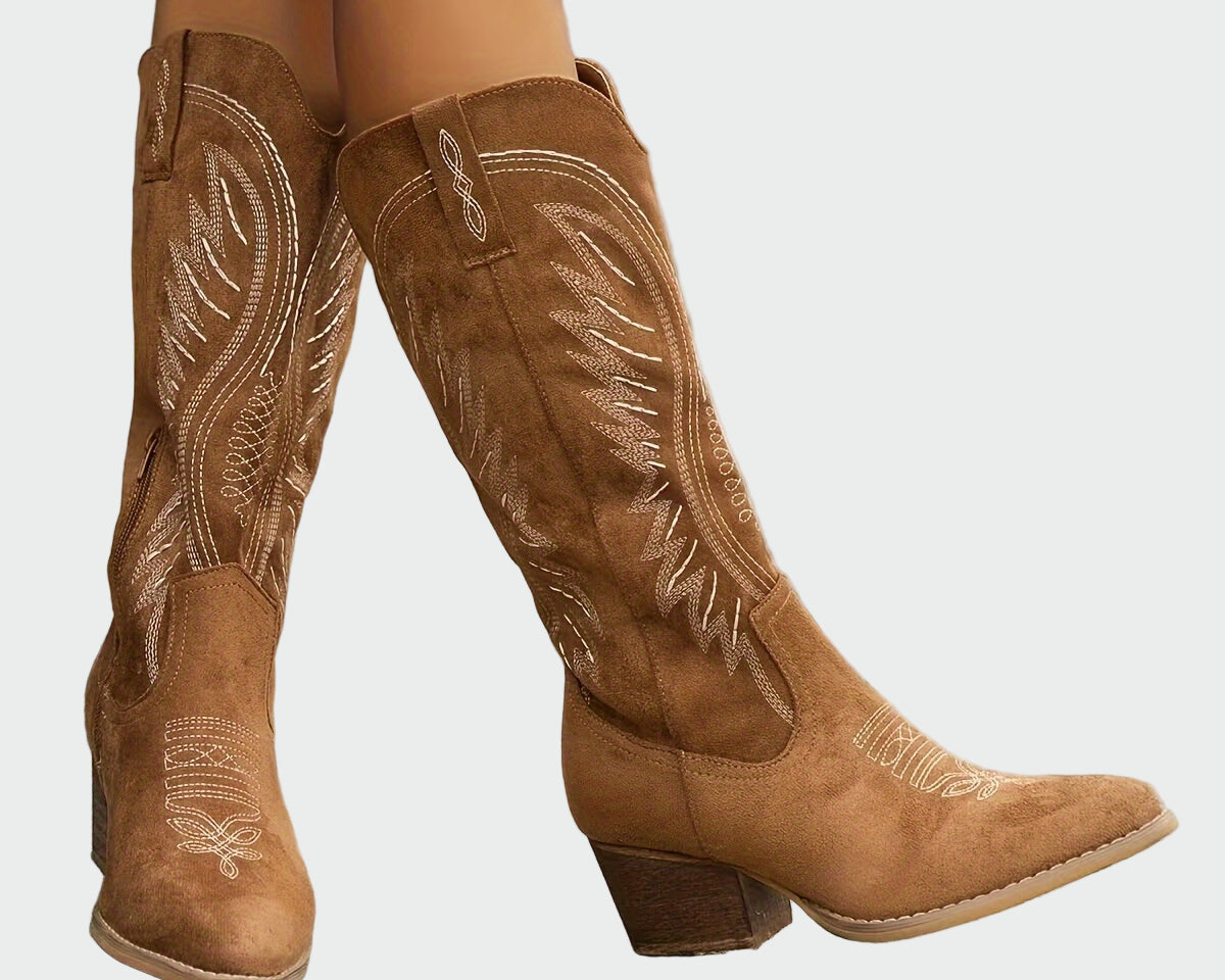 Stylové vyšívané westernové boty