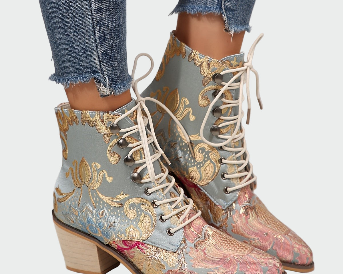 Kožené boty s květinami