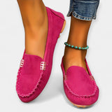 Mokasíny s kovovými prvky