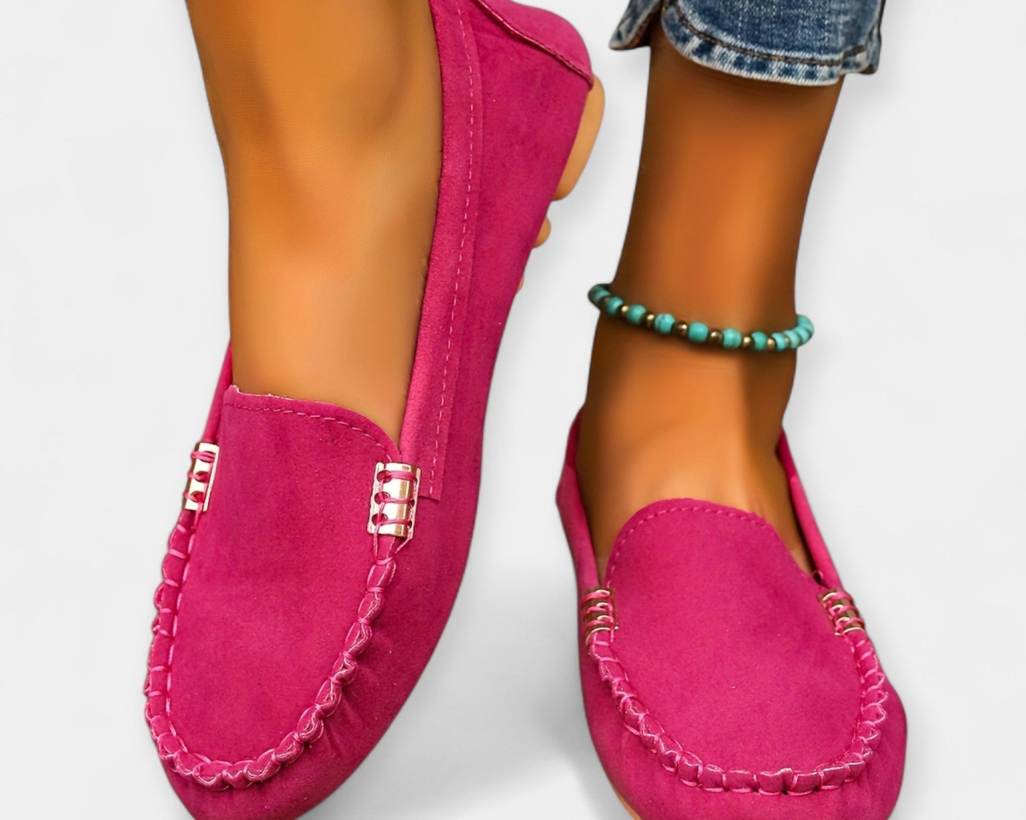 Mokasíny s kovovými prvky