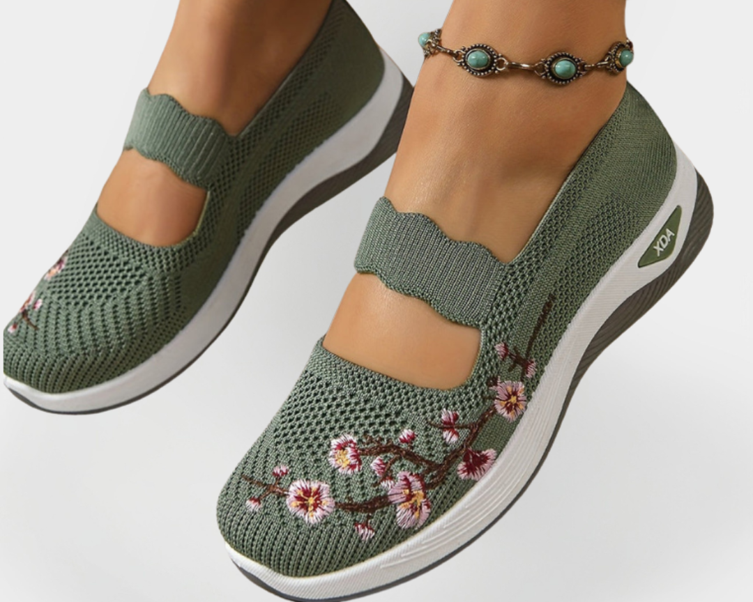 Ortopedické boty s výšivkou květin