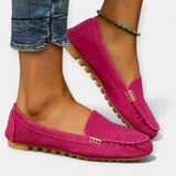 Mokasíny s kovovými prvky