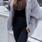 Ava - Elegantní nafouklý zadek