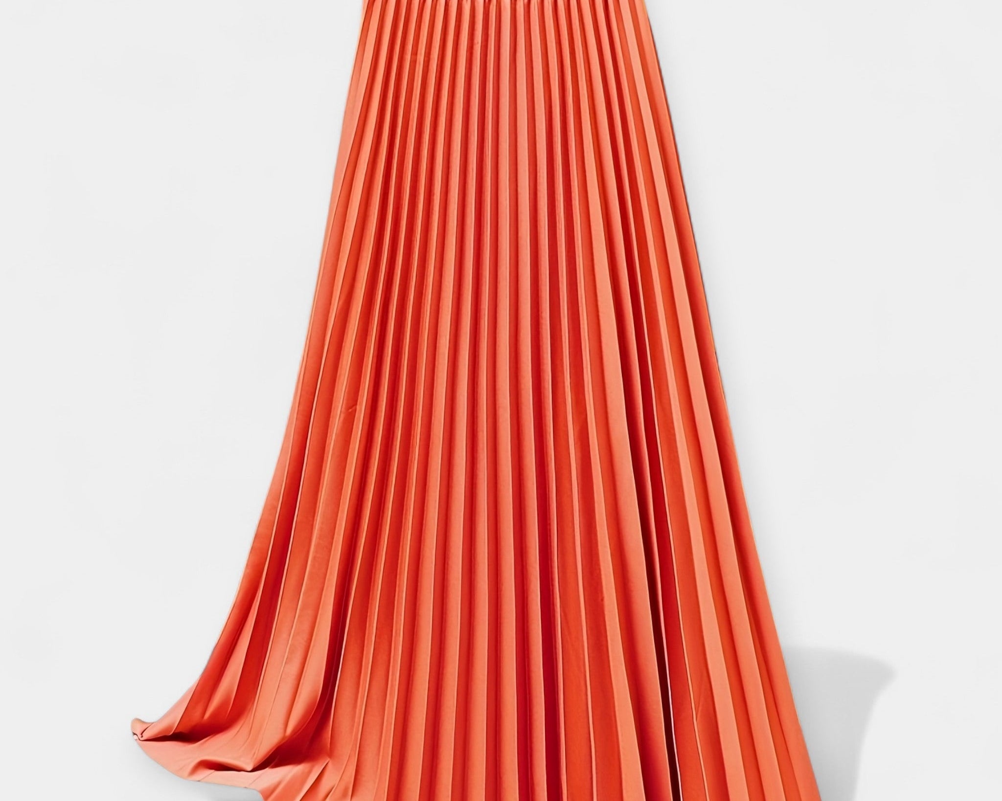 Dlouhá plisovaná saténová sukně