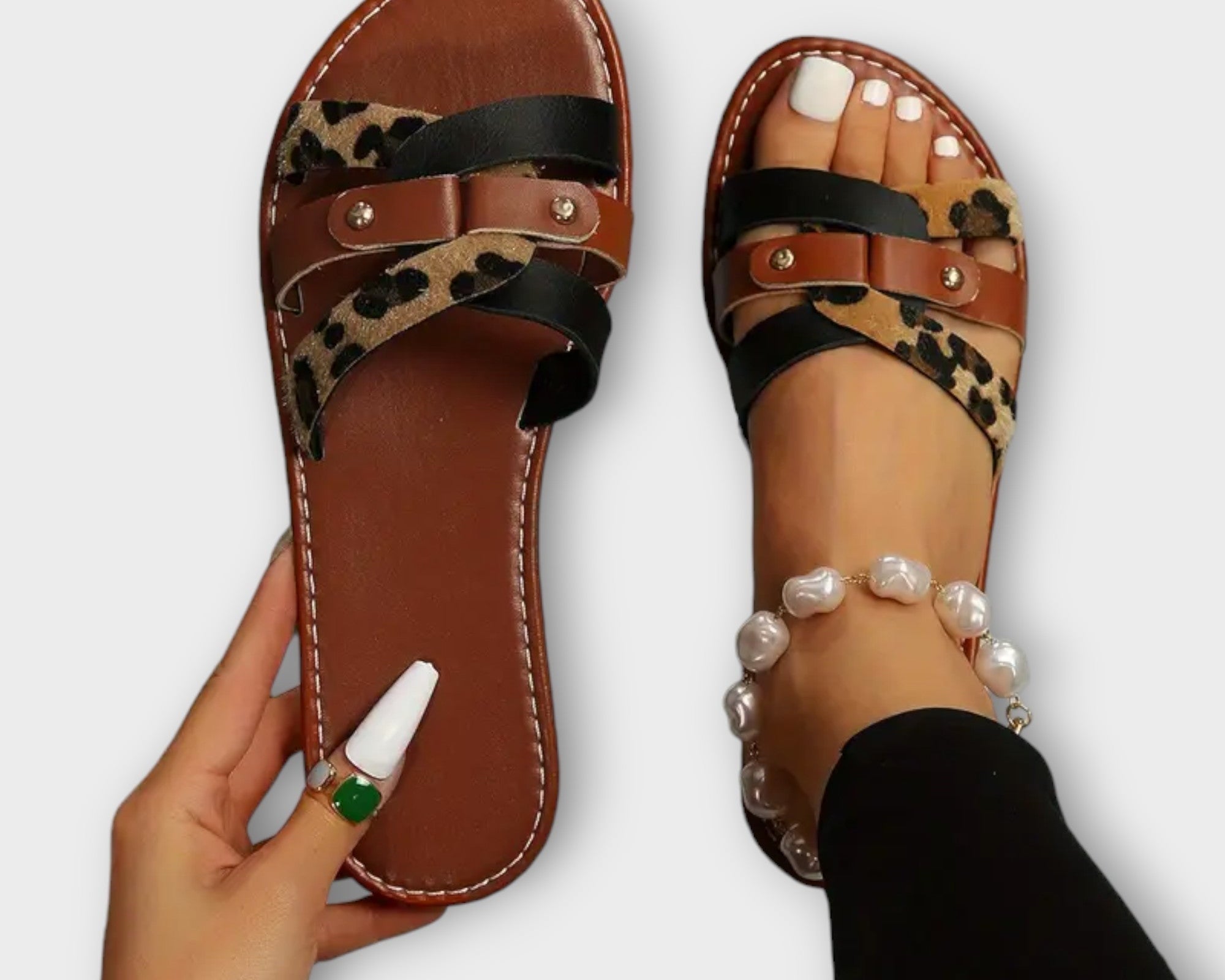 Leopardí sandály s křížovými pésky