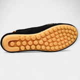 Mokasíny s kovovými prvky