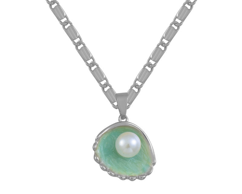 Náhrdelník s designem mušle 