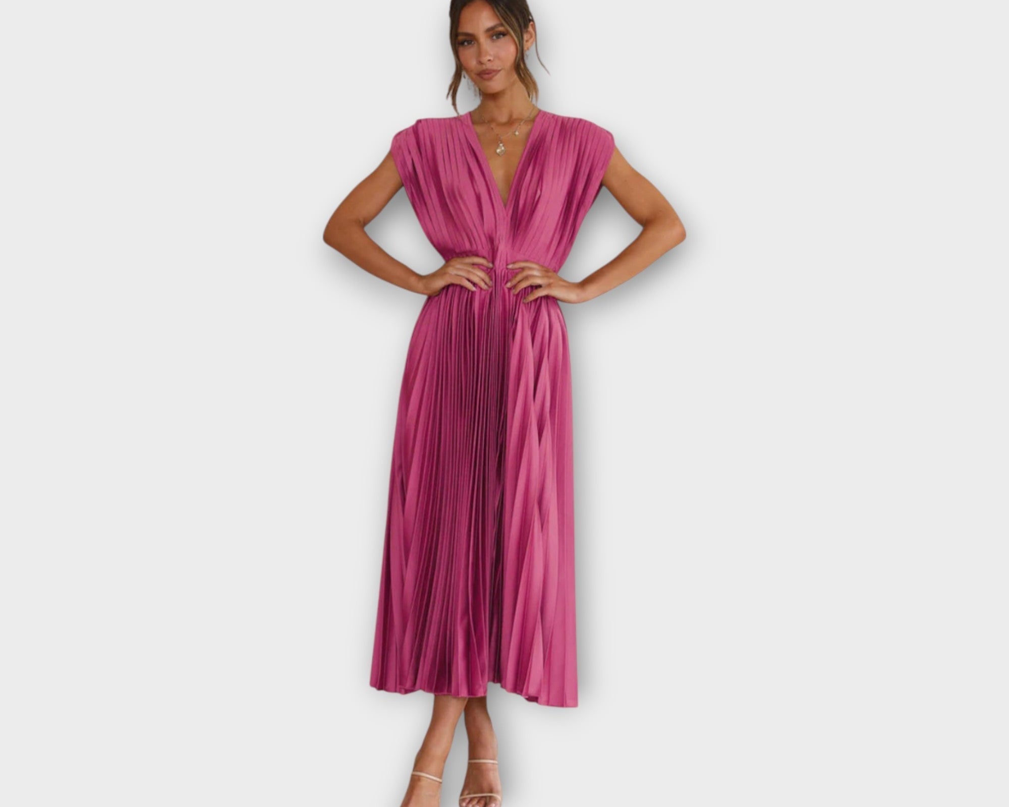 Skládané midi střihy jsou romantické nebo elegantní