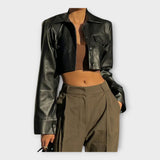 Krátká kožená ass s kapsami 