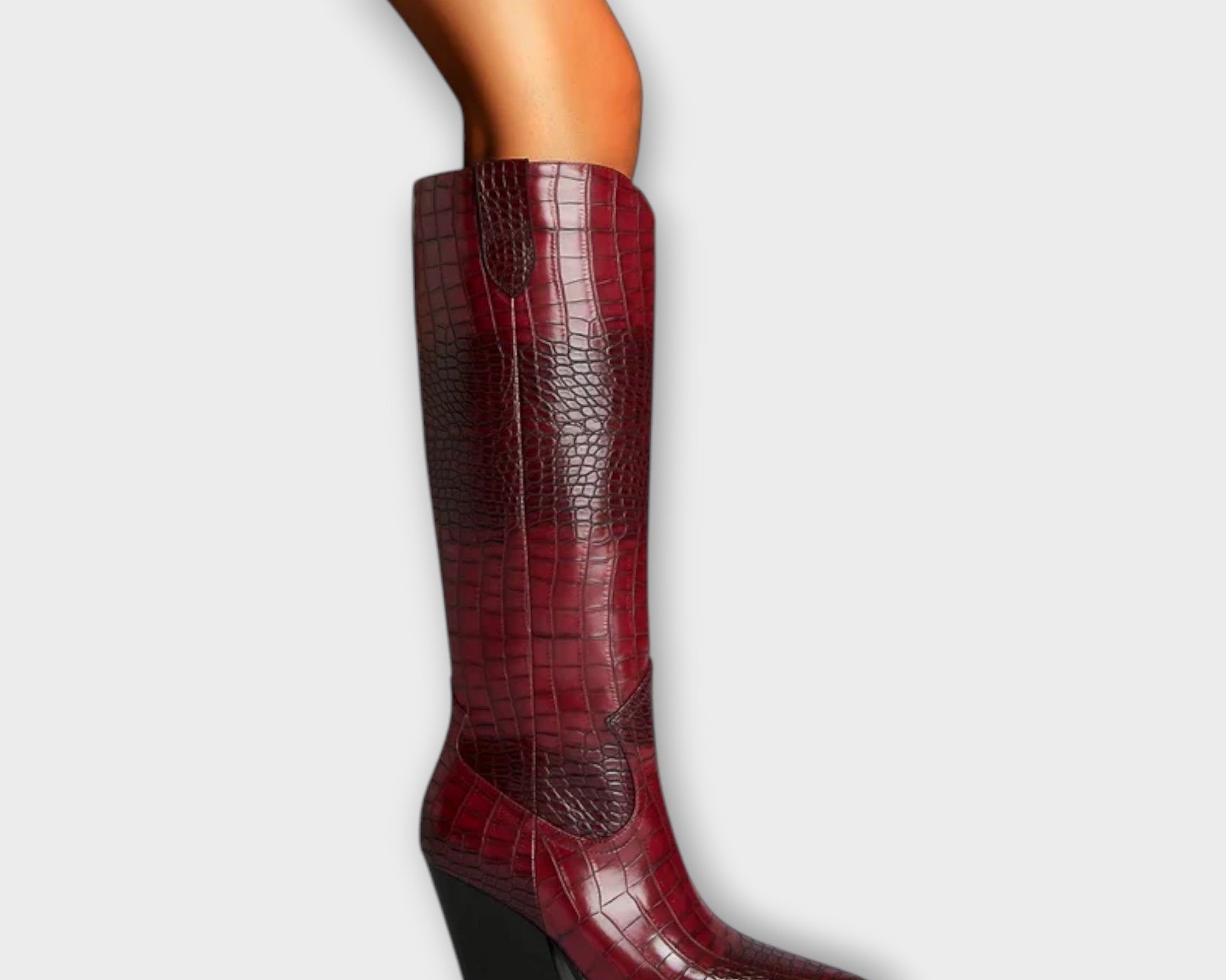 Boty s krokodýlím vzorem a elegantním podpatkem