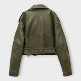 Moderní Krátká Kožená Bunda s Páskem a Vytříbenou Estetikou