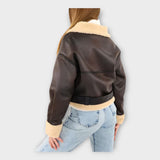 Moderní kožená ass s podšívkou a paskem