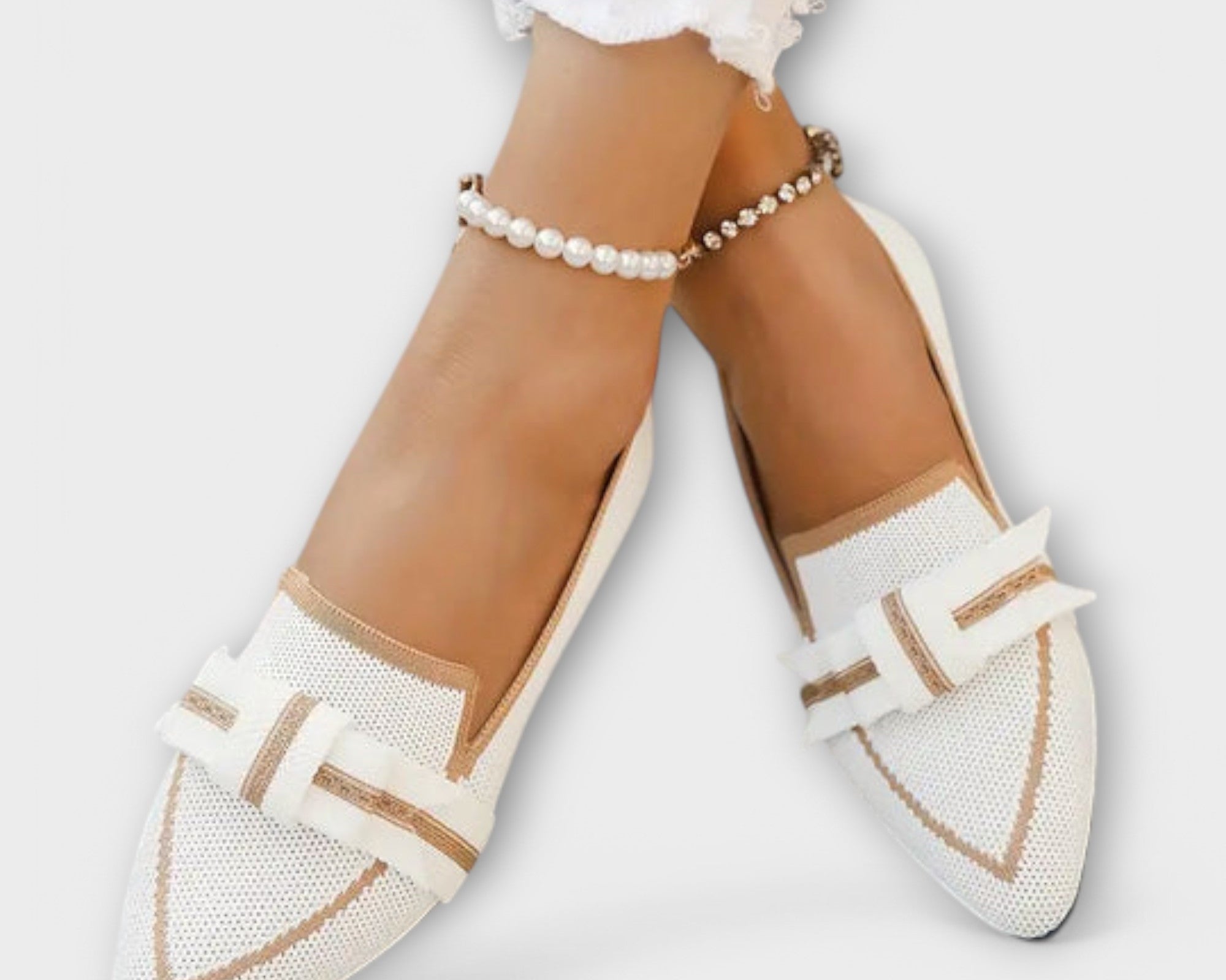 Ploché dává boty s uzlovým designem