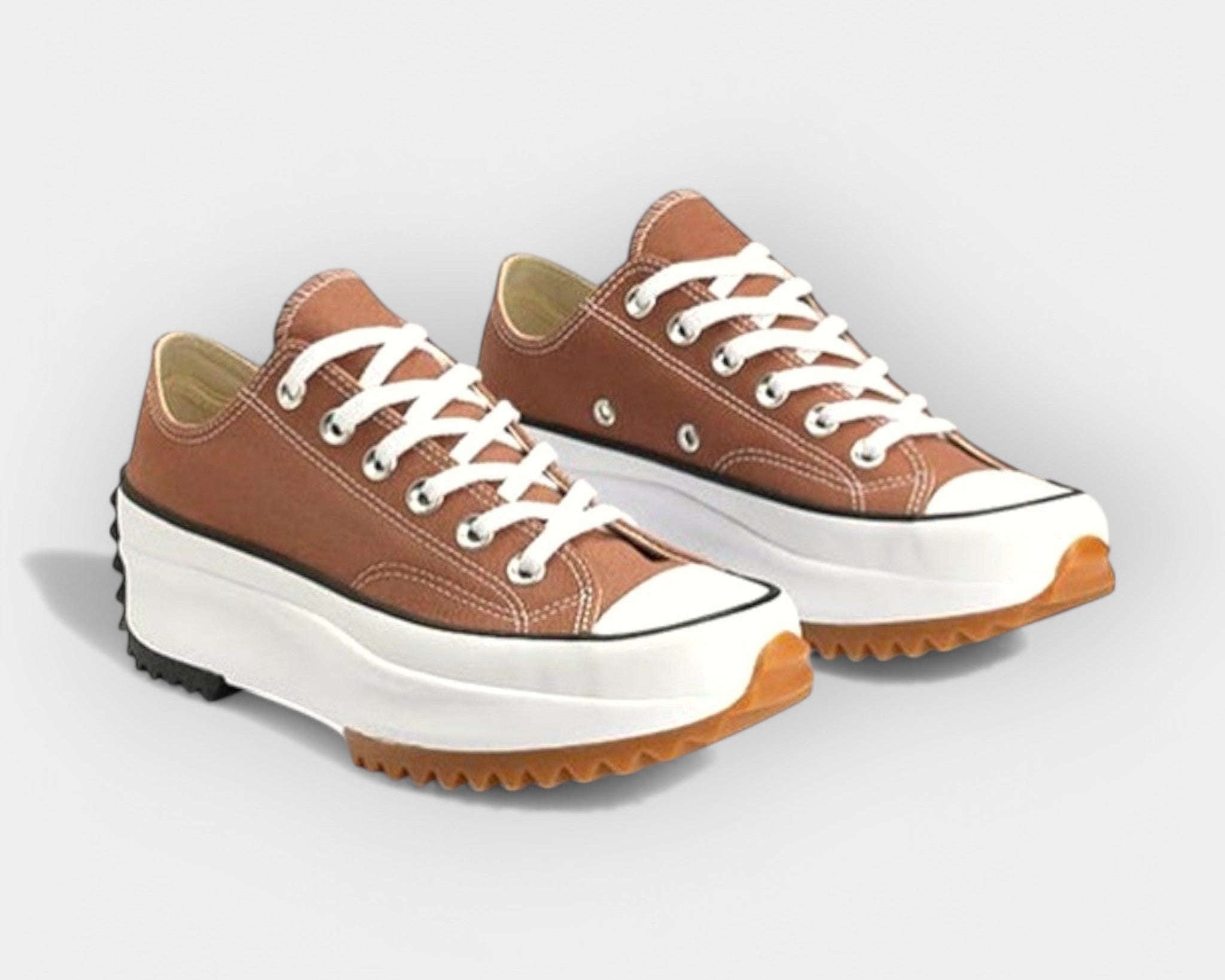 Moderní sportovní boty s tlustou podrážkou