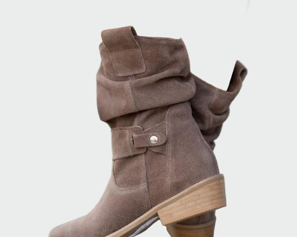 Nadčasové pohodlné boty do kotníku