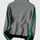 Marieke | Rolák je výrazný kontrastními pruhy